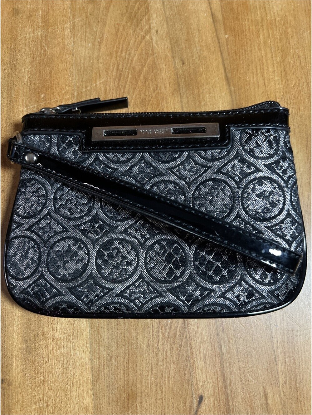 Nine West Black & Silver Zip Up Wristlet